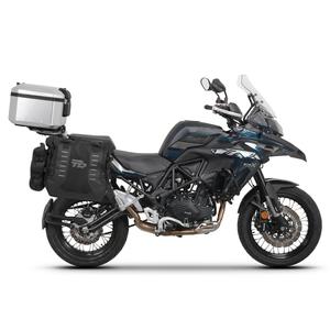 Complete set of SHAD TERRA TR40 adventure saddlebags and SHAD TERRA aluminium 55L topcase, including mounting kit SHAD Benelli TRK 502 X