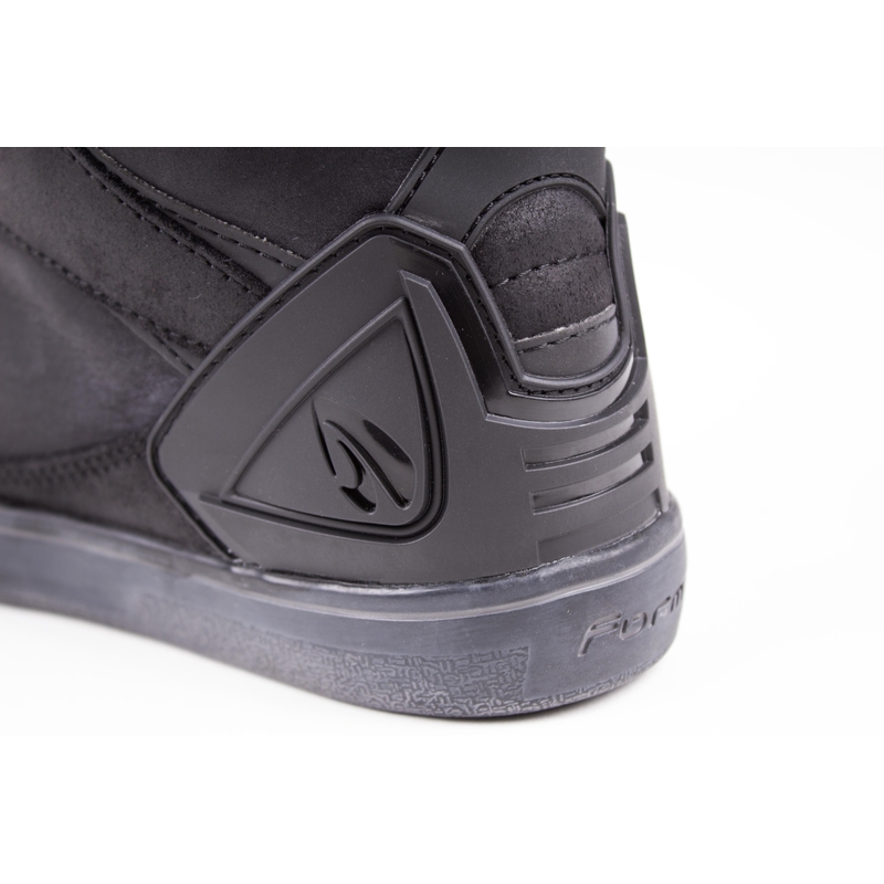 Moto Schuhe Forma Hyper WP schwarz
