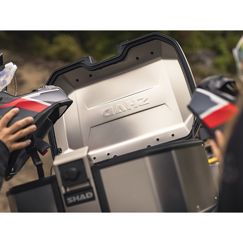 Complete set of aluminum cases SHAD TERRA, 55L topcase + 36L / 47L side cases, including mounting kit and plate SHAD Benelli TRK 502 X 2022 -