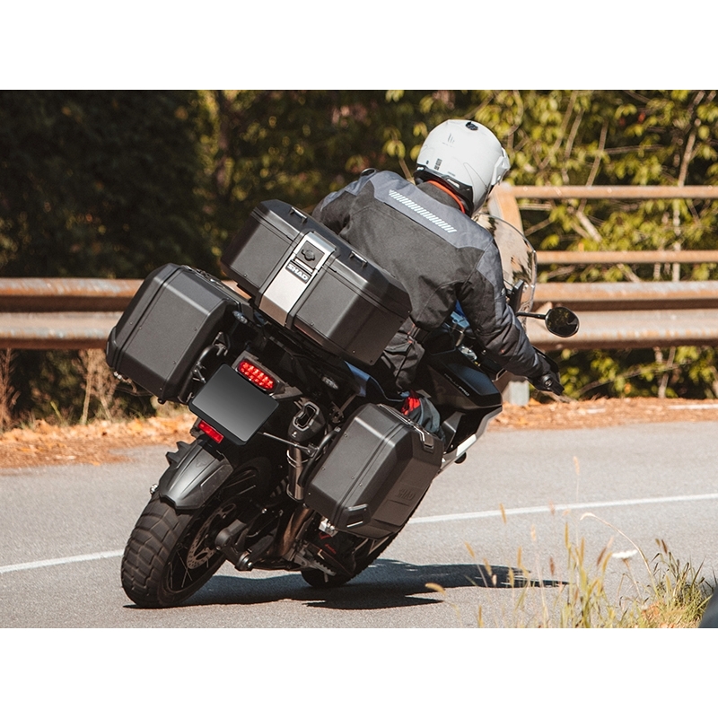 Complete set of SHAD TERRA TR40 adventure saddlebags and SHAD TERRA BLACK aluminium 55L topcase, including mounting kit SHAD BMW F 650 GS / F 700 GS/ F 800 GS (2008 - 2018)