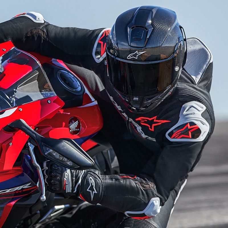 Alpinestars GP-R7 Tech-Air-fähiger/kompatibler einteiliger Leder-Motorradanzug in Schwarz-Weiß-Fluorot