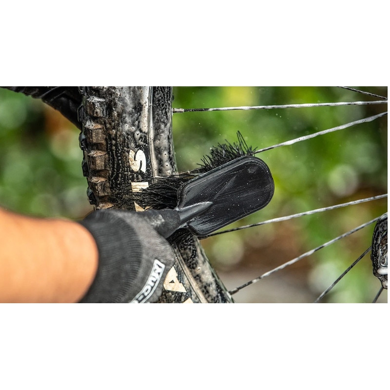 Tyre & cassette brush MUC-OFF