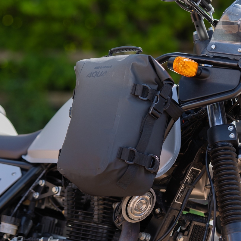 Oxford AQUA C7 Sturzbügeltasche 7L Schwarz