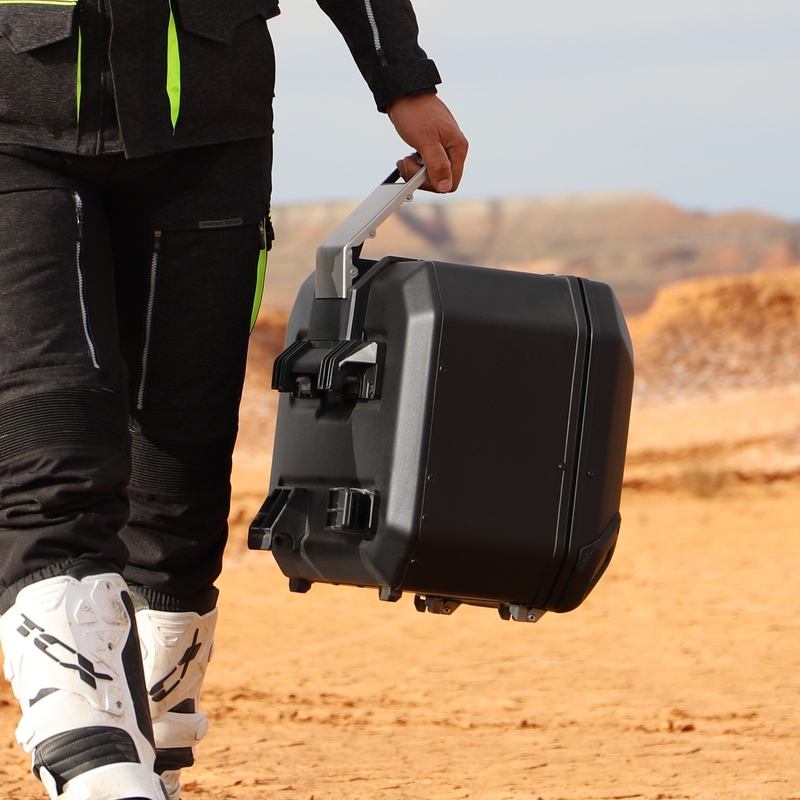 Side aluminium case SHAD Terra TR47 BLACK EDITION rechts