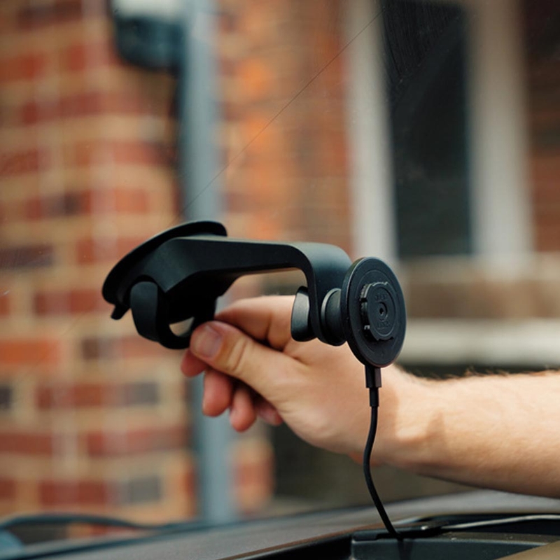 Quad Lock® Saugnapfhalterung für Windschutzscheibe/Armaturenbrett, Schwarz