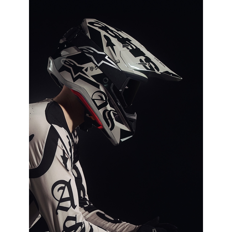 Alpinestars Supertech S-M7 Motocross-Helm in limitierter Auflage, Farbe: Wolf Dust, Sand-Schwarz