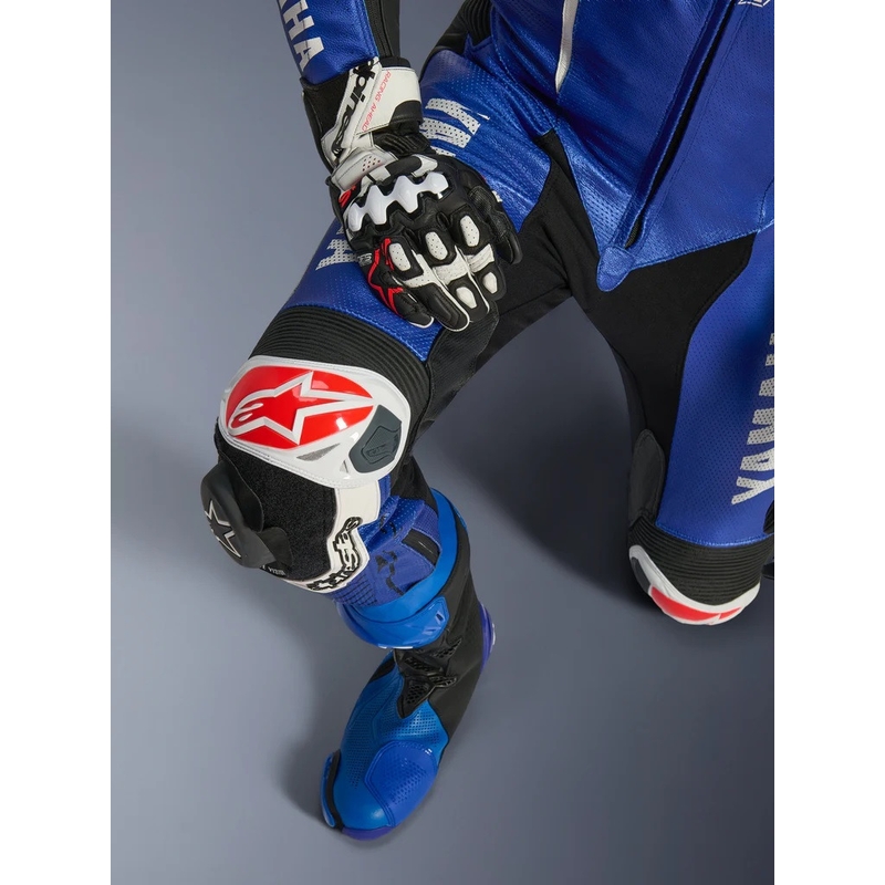 Alpinestars GP-R7 Einteiliger Motorrad-Lederkombi, kompatibel mit der YAMAHA GYTR TECH-AIR Kollektion, in Blau, Schwarz, Weiß und Rot