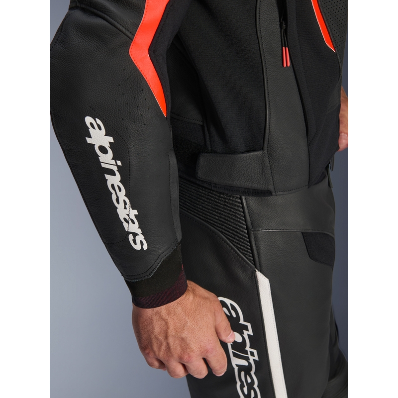 Alpinestars GP Force V2 Airflow Motorradjacke aus Leder, schwarz-fluoreszierend rot-weiß