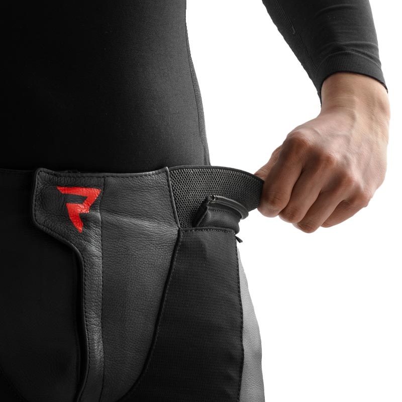 Rebelhorn Inferno Motorradhose aus Leder, schwarz-fluoreszierend rot